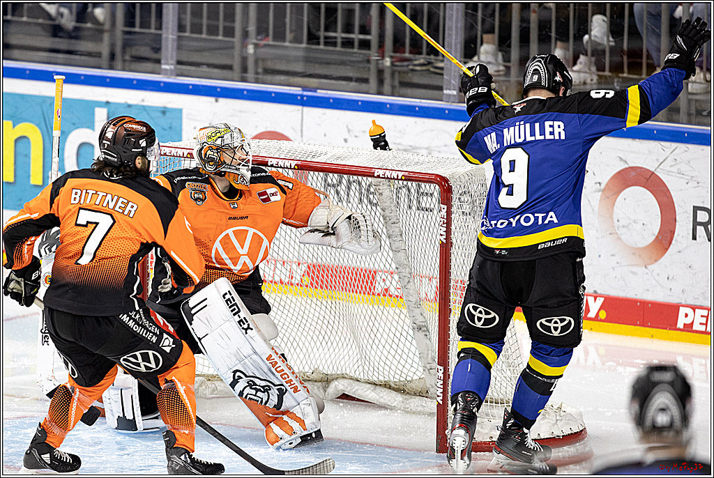 PENNY DEL;  Koelner Haie - Grizzlys Wolfsburg; Koeln, 25.11.2021